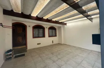 Sobrado com 162 m² de área construída, 5 dormitórios (sendo 1 suíte), edícula e área gorumet!