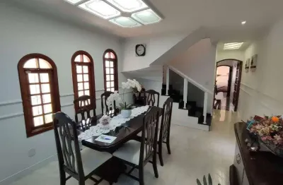 Amplo sobrado de 3 dormitórios (1 suíte) e ótimo quintal com churrasqueira, 240 m² - chácara belenz