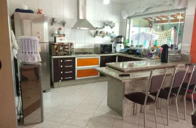 Grande sobrado de alto padrão com 300m² 4 dormitórios (sendo 2 suítes), área gourmet completa no pa
