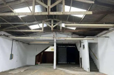Galpão com 380 m³, todo revisado recentemente, elétrica, hidraulica , telhado e madeiramento. vila