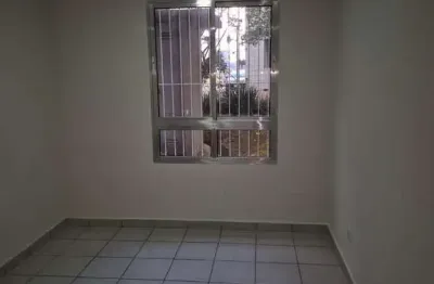 Apartamento à venda todo reformado, 2 dormitórios, 1 vaga, próximo de comercio e transporte na port