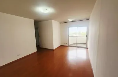 Oportunidade!!! com 80m², 3 dormitórios  (sendo 1 suíte), sala com 2 ambientes e 2 vagas de garagem