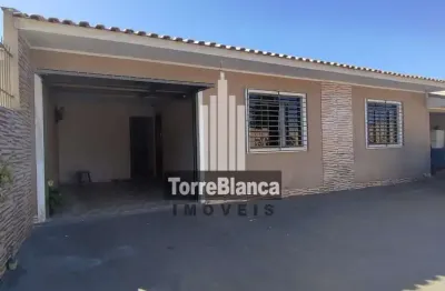 Casa à Venda, 4 Quartos (1 Suíte), de Esquina, com Churrasqueira e 3 Vagas de Garagem