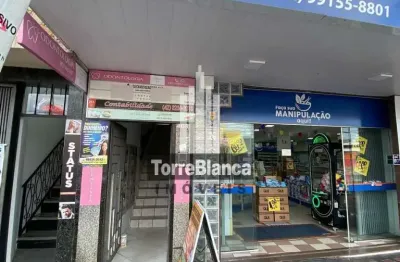 Sala comercial na nova rússia, com 50m², por r$900,00 + taxas