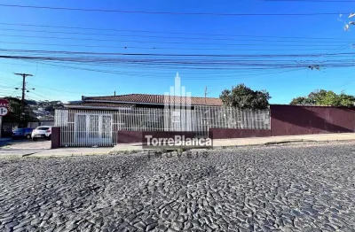 Casa com 3 quartos, amplo terreno em frente ao colégio epaminondas