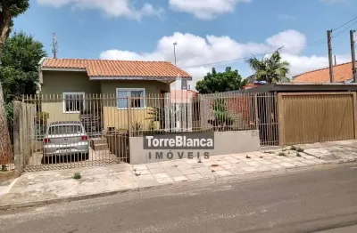 Casa à venda com 3 dormitórios (1 suíte), escritório, salas amplas e espaço gourmet com churrasquei