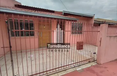 Casa à venda com 2 quartos, churrasqueira e vaga de estacionamento