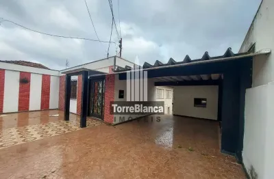 Casa para locação, 3 quartos sendo 1 suíte, churrasqueira, 2 vagas de garagem, quintal amplo, 160 m