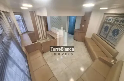Sala comercial mobiliada para venda e locação, 3 salas e 2 banheiros, 2 vagas de garagem, 117 m², c