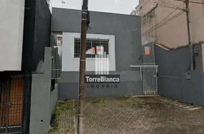 Imóvel comercial disponível para locação com 4 salas, 1 banheiro, centro.