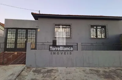 Locação - casa com 2 quartos, 2 banheiros, garagem coberta, terreno amplo, uvaranas.