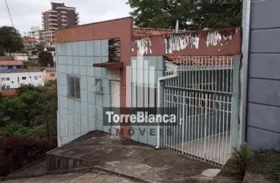 Locação - casa com 2 quartos, churrasqueira, próximo ao colégio sagrada família, 80 m², centro.