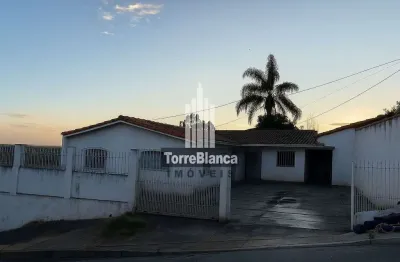 Casa ampla à venda com 5 quartos e churrasqueira, oportunidade para investidores