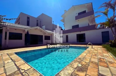 Venda e locação - sobrado de alto padrão com piscina, 3 quartos sendo 2 suítes, 5 banheiros, 4 vaga