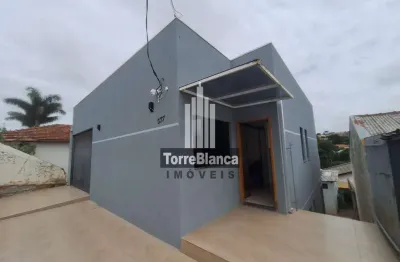 Venda e Locação - Casa com 3 quartos, 2 vagas, Quintal Amplo, 242 m², Próximo ao Balaroti, Uvaranas