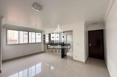 Apartamento semimobiliado com 3 quartos para locação, Estrela.
