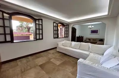 Casa à venda no bairro São Luiz – Pampulha | 4 quartos | Piscina | 10 vagas