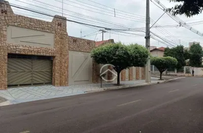 Casa com 3 dormitórios para alugar, 250 m² por R$ 6.000,00/mês - Jardim Adriana II - Londrina/PR