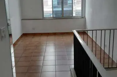 Casa sobreloja 2 quartos sendo 1 suite s/vaga( Loc-Val-330)