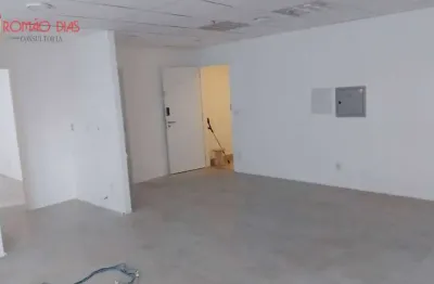 Sala comercial para alugar na Avenida Pedroso de Morais, Pinheiros, São Paulo