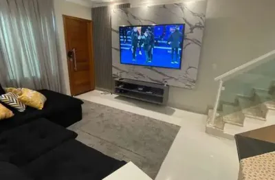 Sobrado em condomínio para venda na Vila Matilde, 2 dormitórios, 1 suíte + closet, ar condicionado, 2 vagas de garagem livres e cobertas