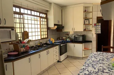 Casa com 3 quartos à venda, 230 m² por r$ 1.290.000 - zona 08 - maringá/pr