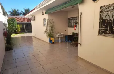 Casa com 4 quartos à venda, 276 m² por r$ 1.490.000 - zona 02 - maringá/pr