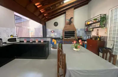 Casa com 5 quartos à venda, 228 m² por r$ 650.000 - jardim pinheiros - maringá/pr