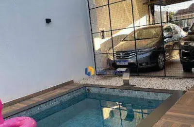 Casa mobiliada de alto padrão na zona 05 – 3 quartos (1 suíte com banheira), piscina aquecida, energia solar e segurança completa