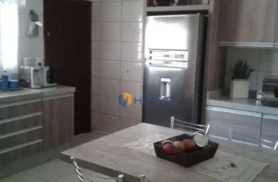 Sobrado com 3 dormitórios à venda, 194 m² por r$ 700.000,00 - jardim imperial - maringá/pr