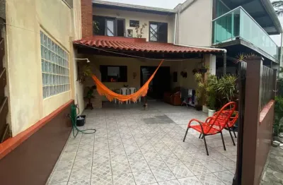Casa com 3 quartos à venda na Avenida Dom Henrique II, Brasília, Itapoá