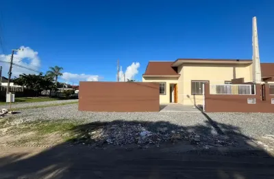 Casa de esquina com fácil acesso ao centro de itapoá/sc
