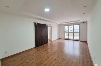 Apartamento gardem 3 dormitórios sendo 1 suíte, 1 vaga de garagem no Batel