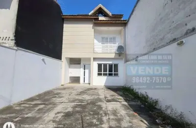 Sobrado 3 Dormitórios sendo 1 Suíte e Garagem para 4 Carros na Vila Amorim Suzano