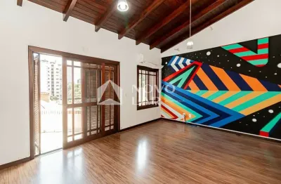 Casa com 4 quartos à venda na Rua General Francisco de Paula Cidade, 486, Chácara das Pedras, Porto Alegre por R$ 1.299.000