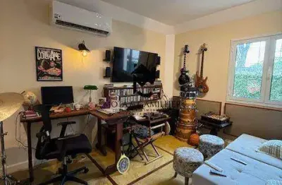 Casa à venda em Taubaté (Estiva) - 4 quartos, 2 suítes, frente, 4 vagas