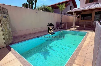 Sobrado à venda com piscina dentro de condomínio próximo do Taubaté Shopping