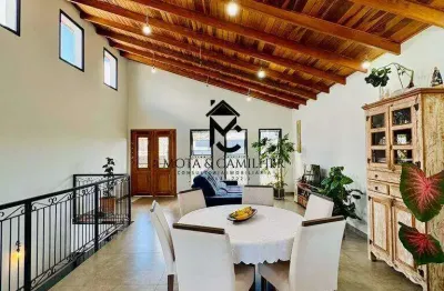 Sobrado com piscina e varanda Gourmet disponível para Venda em Condomínio.