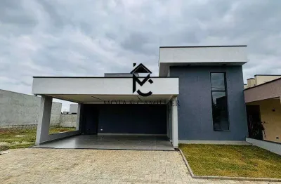 Linda casa térrea com 3 dormitórios e piscina em condomínio.