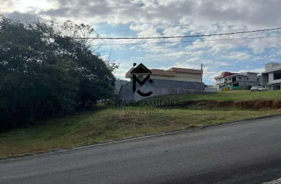 Terreno à venda com projeto aprovado em condomínio de Taubaté.