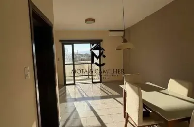 Apartamento semimobiliado com sacada disponível para venda ou locação.