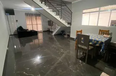 Casa com 3 quartos à venda na Avenida Haroldo Mattos, Esplanada Independência, Taubaté