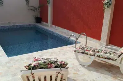 Casa com 3 dormitórios à venda por R$ 800.000 - Jardim Baronesa - Taubaté/SP