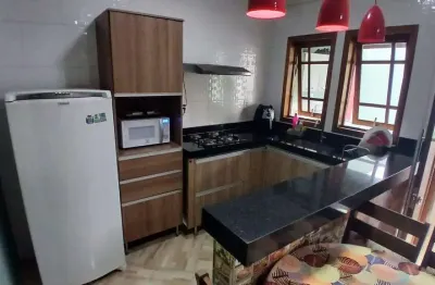Casa com 2 quartos à venda na Rua Narizinho, Jardim Gurilândia, Taubaté