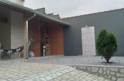 Casa à Venda em Piracangágua (Chácara Flórida), Taubaté - SP