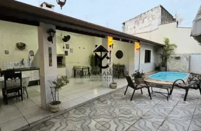 Casa com Piscina á Venda no Bairro Vila Santa Isabel - Taubaté