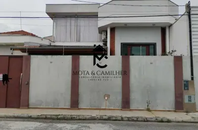 Casa para Aluguel em Taubaté - Vila Aparecida | 700 m², Piscina e Academia, 3 Vagas