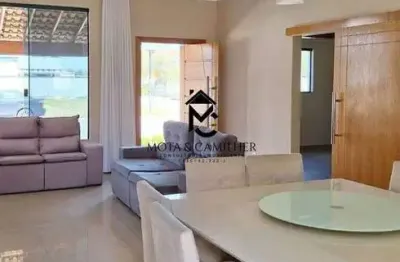 Casa MOBILIADA disponível para locação em condomínio fechado !!!