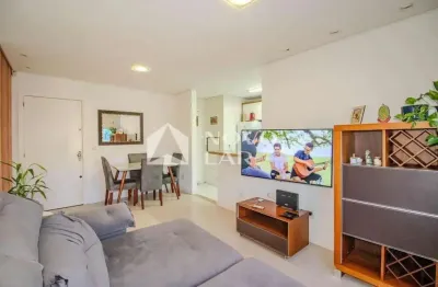 Apartamento com 2 quartos à venda na Rua Ariovaldo Pinheiro, 157, Passo da Areia, Porto Alegre por R$ 399.000