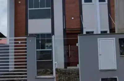 Casa centro de Navegantes - com 2 Dormitórios sendo 1 suíte e 1 vaga na Garagem